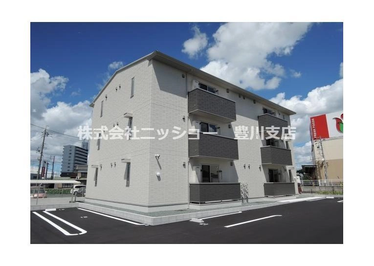 Noble 駅前通の外観