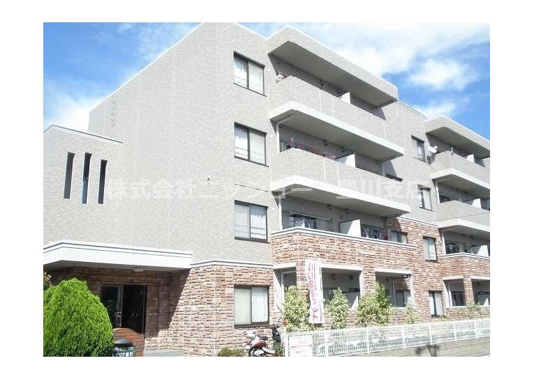 レガリア東名の外観