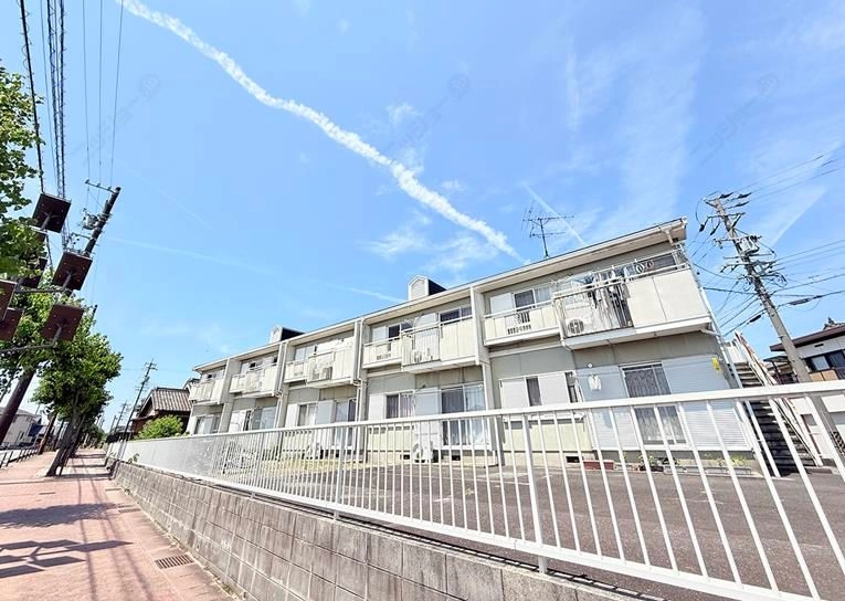 メゾンスリーゼの外観