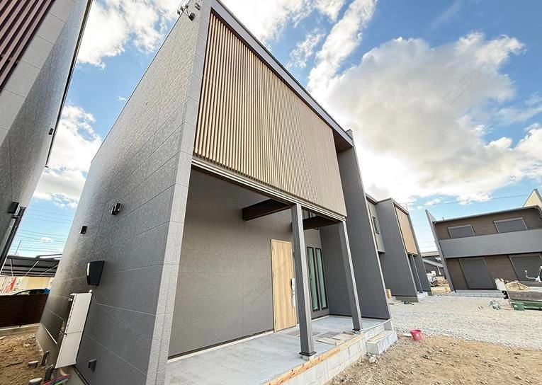 コロニーK の外観