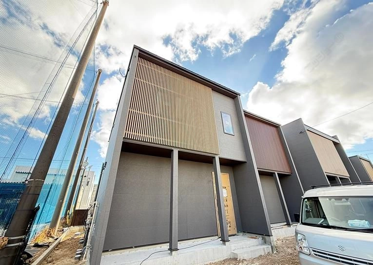 コロニーK の外観