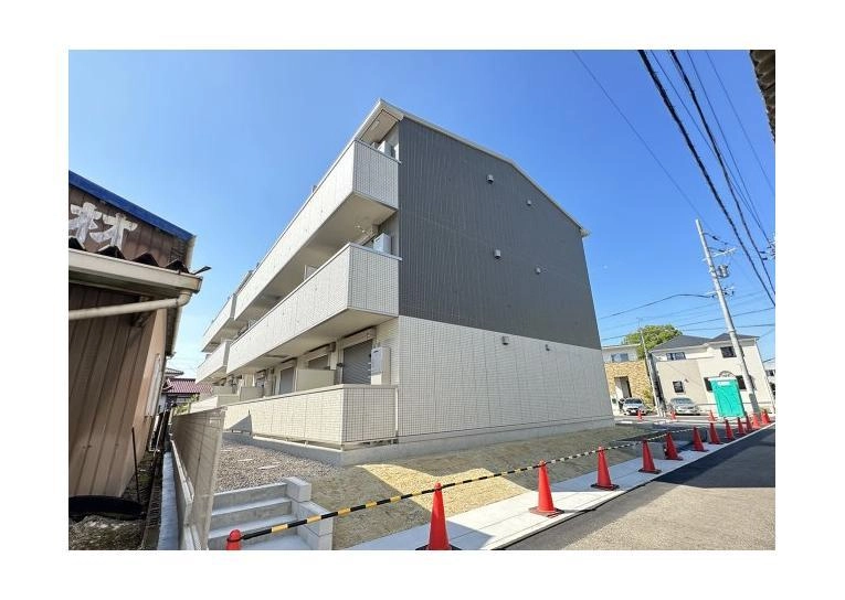 エクスプライエの外観