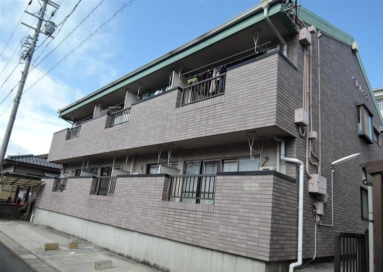 ベルハウスの外観