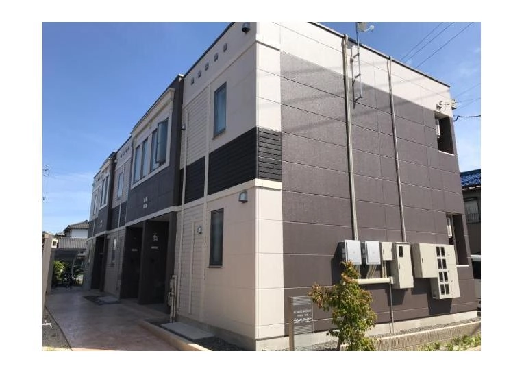 アクロス モモの外観