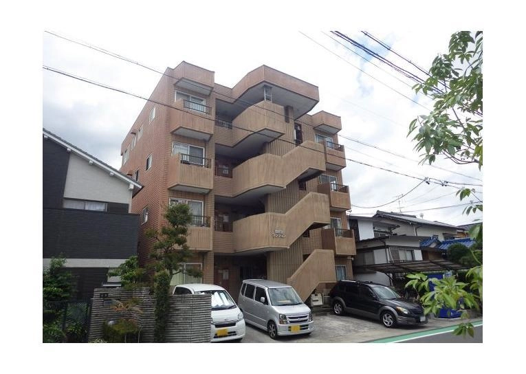 国府宮マンションの外観