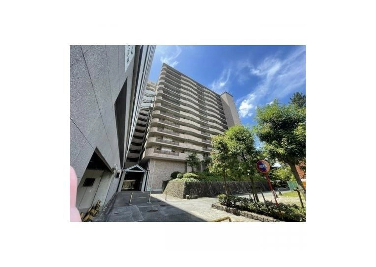 アーバンドエル八事石坂の外観