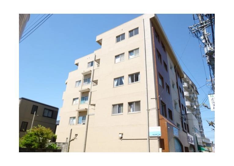 石坂ハイ  ツの外観