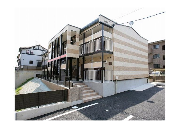 レオパレスひまわりの外観