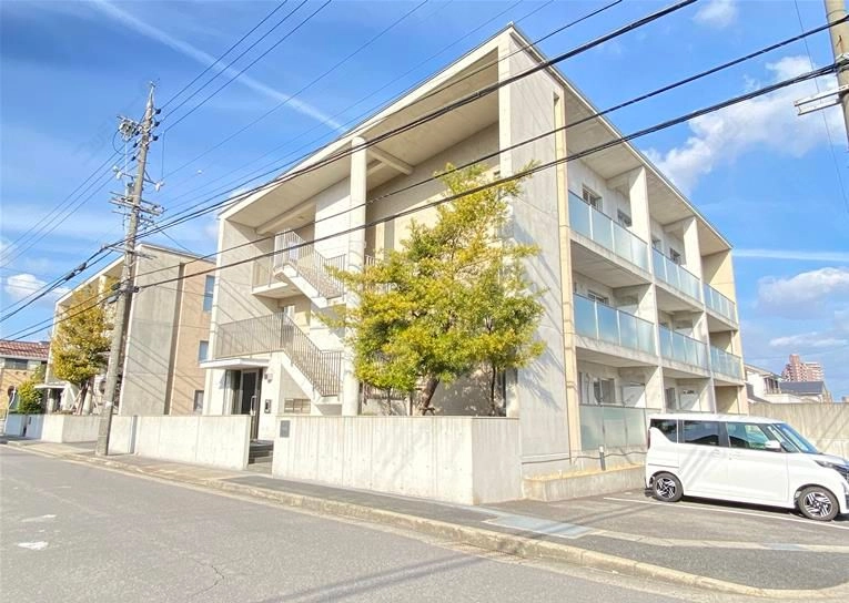 Ｂ－ＦＬＡＴ　ＳＯＵＴＨの外観