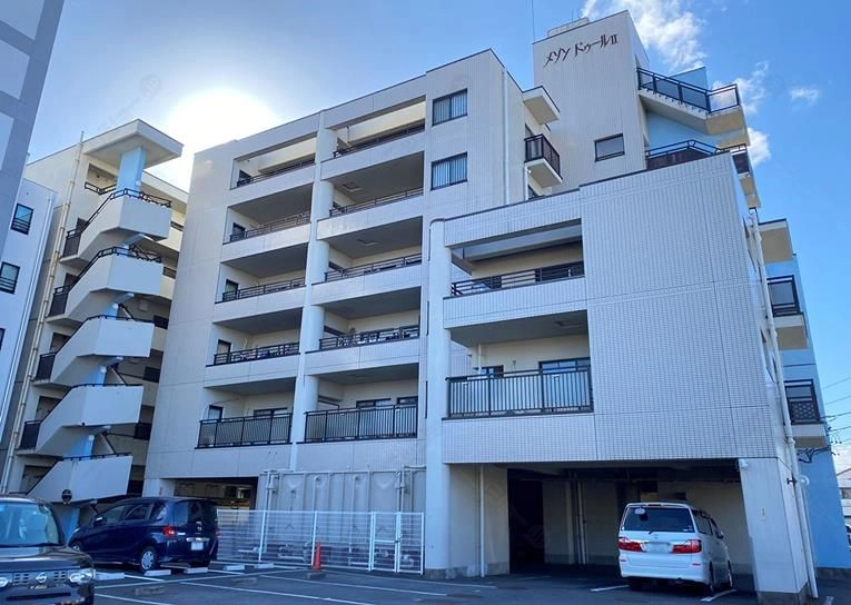 メゾンドゥールⅡの外観