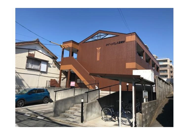 クイーンパレス羽根井の外観