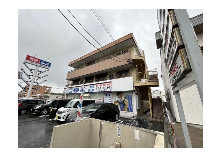 ヴィレッジハヤシの外観