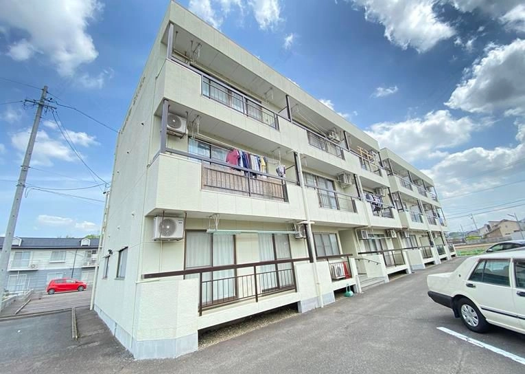 ベルメゾンSHIMAの外観