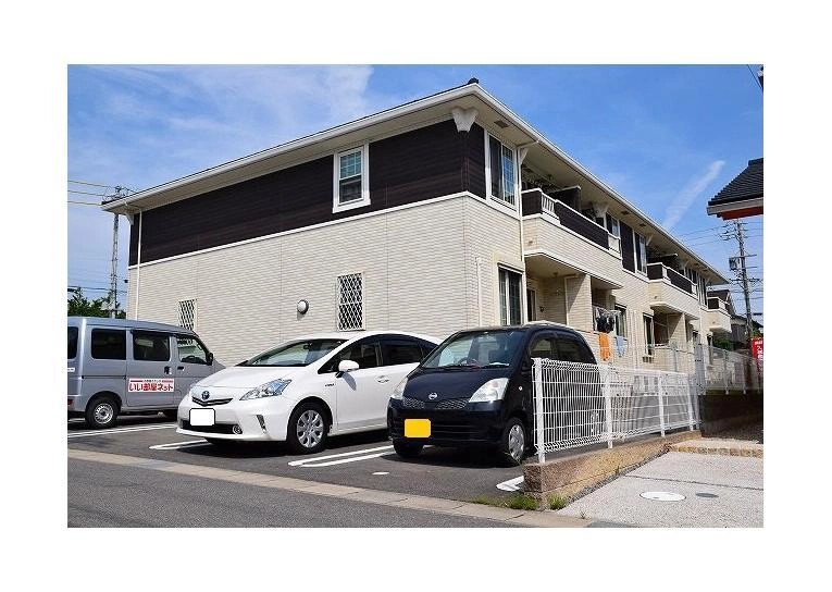 シャトル梅ノ木の外観