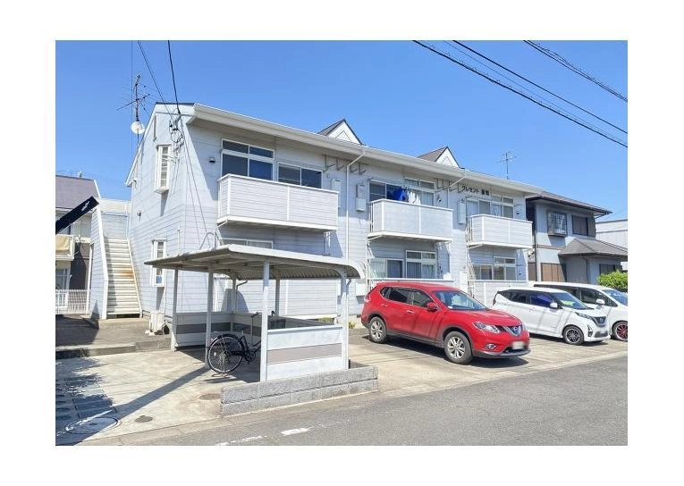 クレセント新町の外観