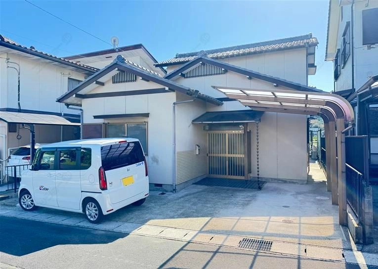 下切字尾毛貸家の外観