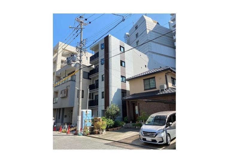 カロス新栄の外観