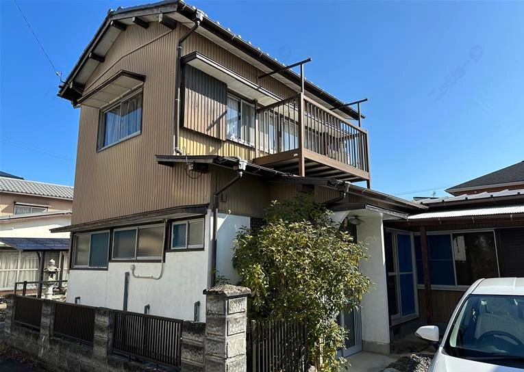 愛西市須依町貸一軒家の外観