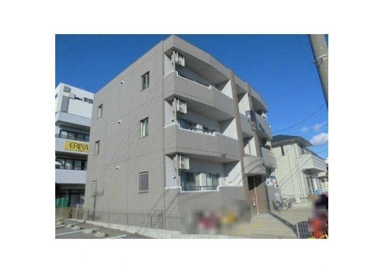 TRINITY(九之坪)の外観