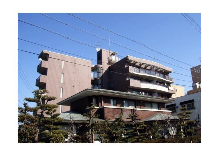 ラヴィアンムロガの外観