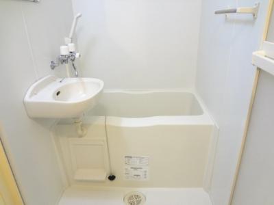レオパレスドナヴィータ 1階 浴室