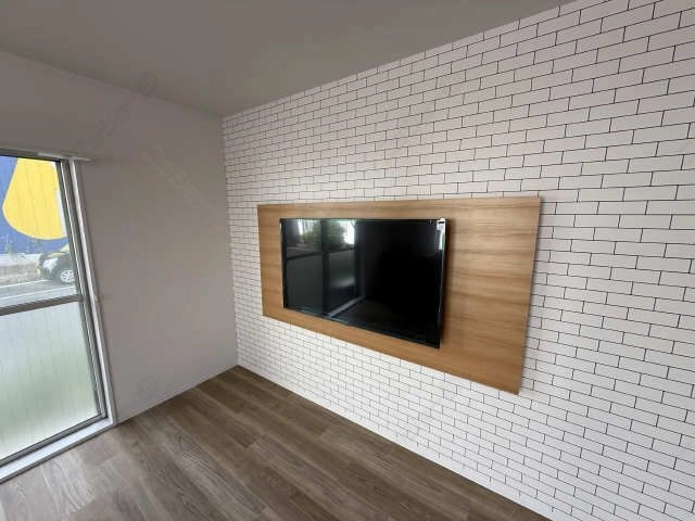 壁掛けテレビ