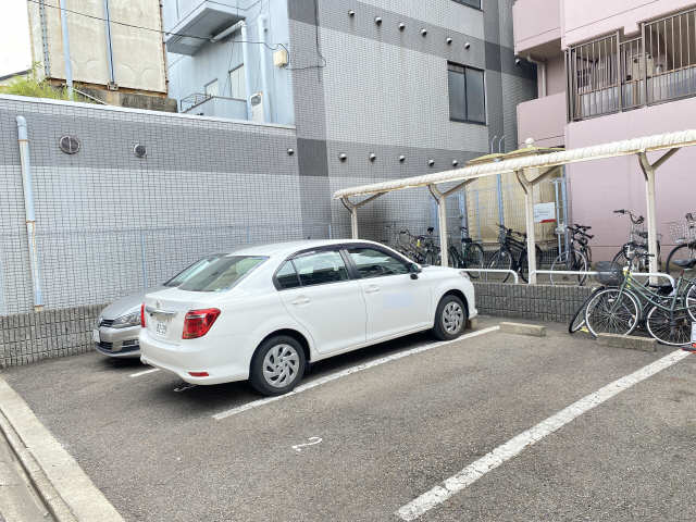 サン畑江 1階 敷地内駐車場