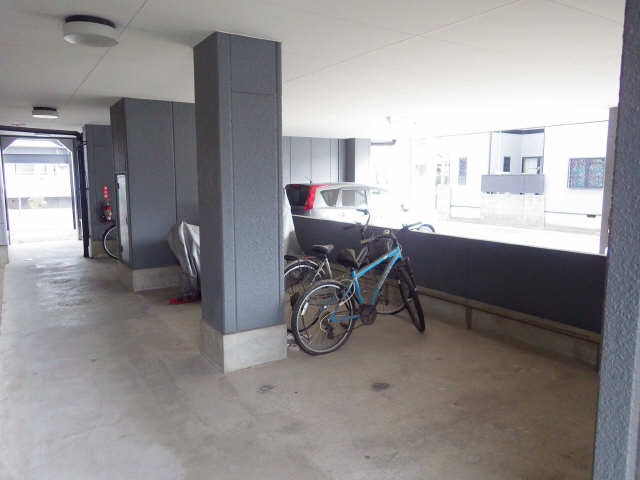 キララハイツ 2階 駐輪場