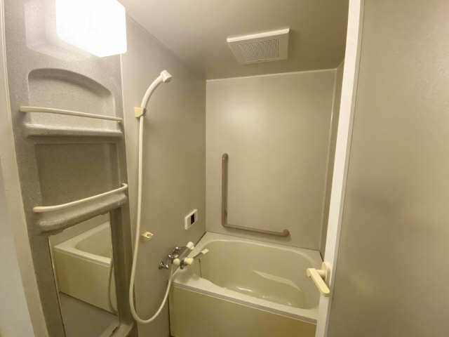 フレア　エスペランサ 4階 浴室換気扇