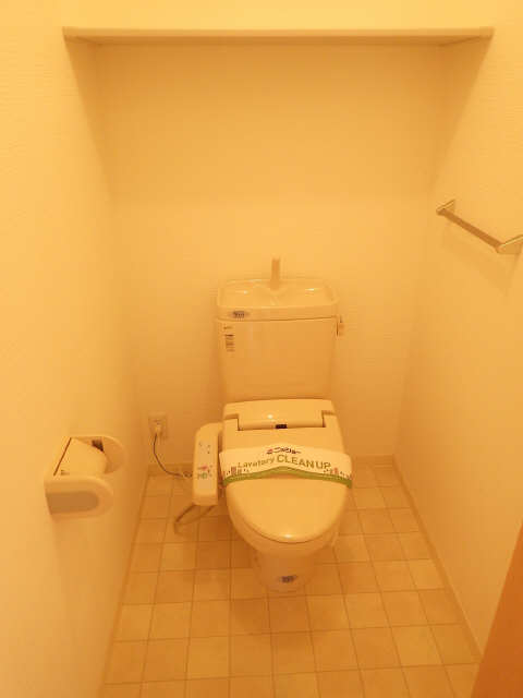 シャーメゾン中村 1階 WC