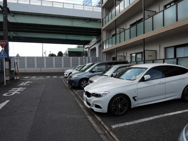 エクセル畑江 1階 駐車場