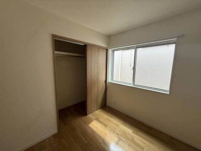 中洋間収納