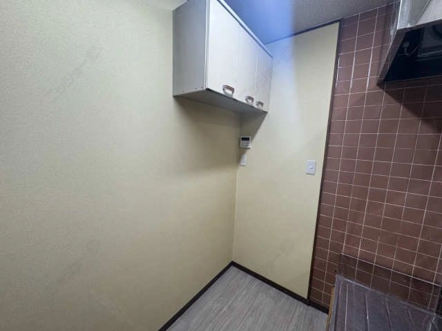 1階キッチン冷蔵庫置場