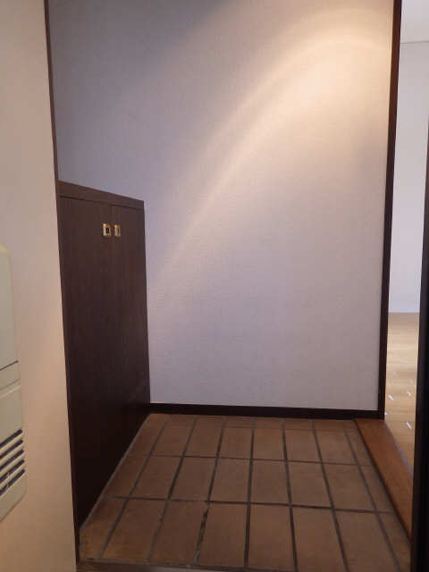 シャトレ覚王山 1階 玄関