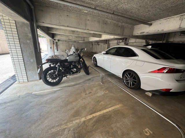 バイク置き場・駐車場