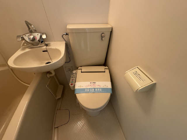 ハイライフ本山 1階 WC