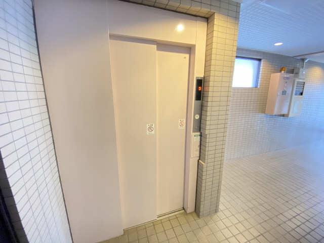 グランメゾン千種 5階 エレベーター