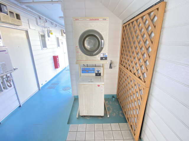 ケントハウス 1階 洗濯機・乾燥機（有料〉