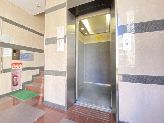 覚王山グランド井筒 2階 エレベーター