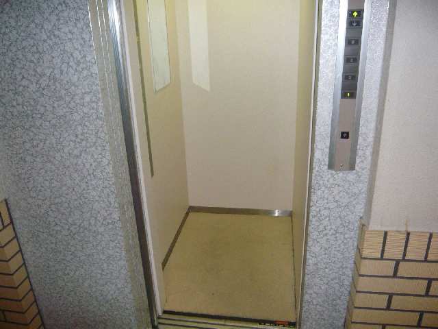 コンフォートヤマト 4階 エレベーター