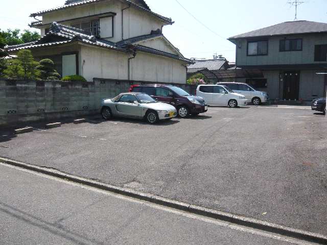 コスモハイツ赤坂 1階 駐車場