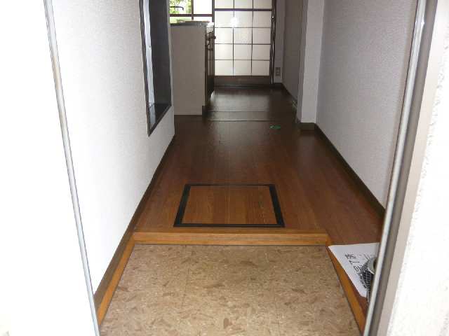 コスモハイツ赤坂 1階 玄関