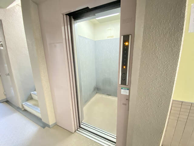 エレベーター