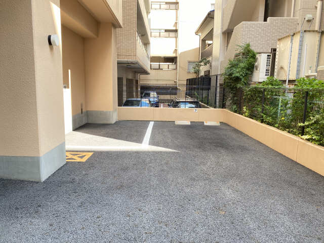 グリム覚王山 2階 駐車場