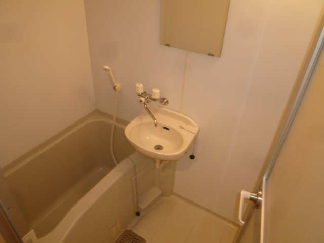 覚王山エクセル 6階 浴室
