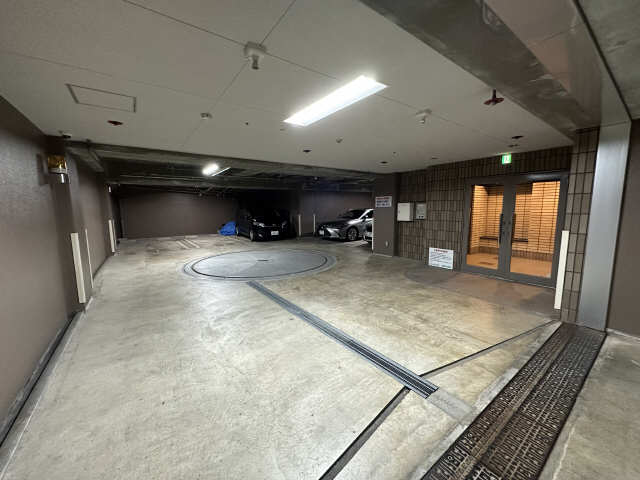 グレイス覚王山 4階 駐車場