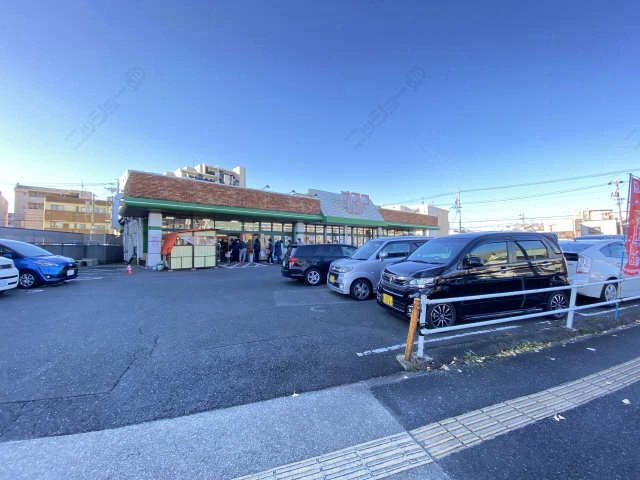 スーパーまで徒歩５分