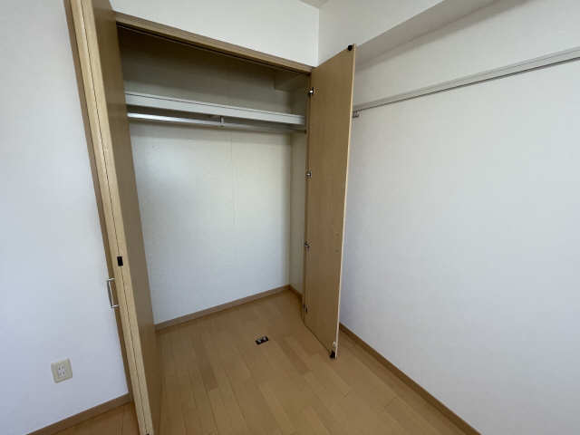 北側洋室収納
