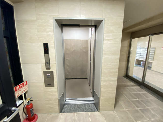 メゾンドグロリア 3階 エレベーター