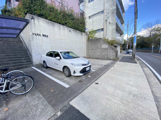 ジェミニ覚王山　Ａ棟 1階 駐車場
